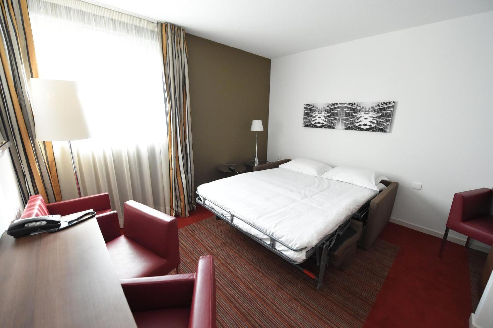 Holiday Inn Mulhouse, An Ihg Hotel Zewnętrze zdjęcie